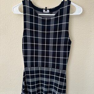 Theory Sleeveless Plaid Flare hem Women's Tank Top Size P